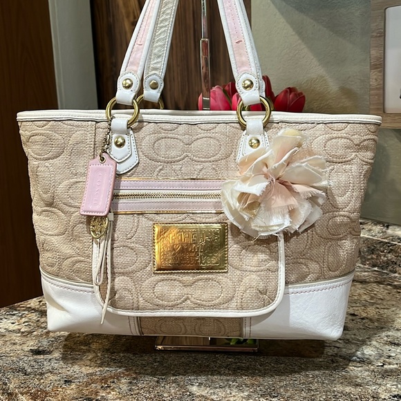 Coach Handbags - Coach EUC  Poppy Signature Pop straw cream/white leather Tote